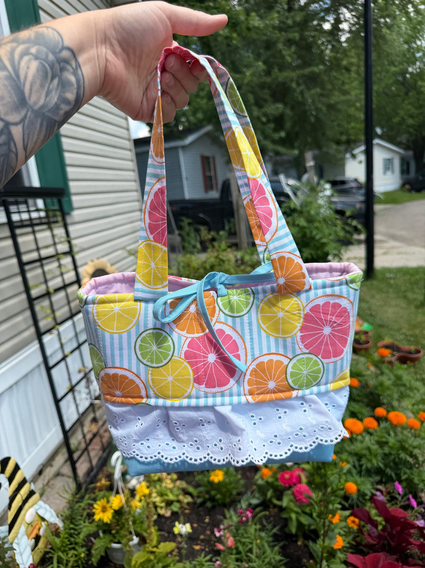 Handmade ruffle tote bag with tie